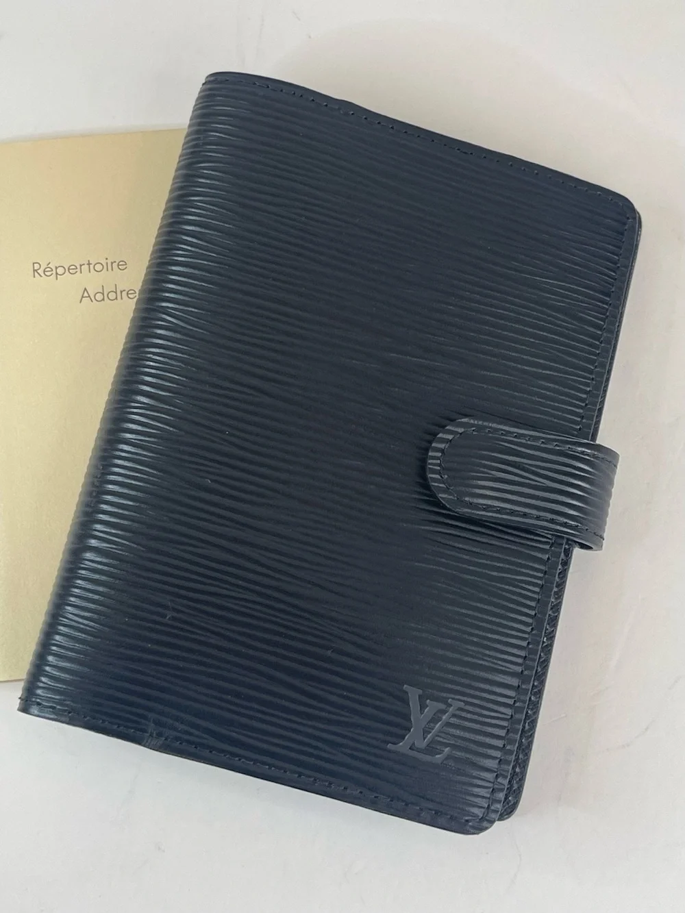 black Louis Vuitton Epi leather small ring agenda cover